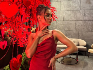 Главная фотография любовницы Adelin