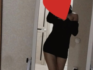 Главная фотография любовницы Адель
