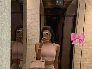 Главная фотография любовницы Карина