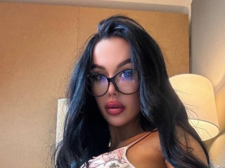 Главная фотография любовницы Макпал